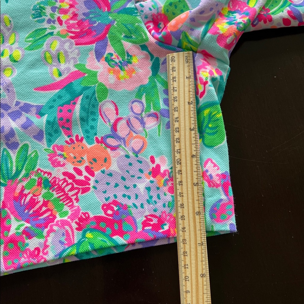 Lilly Pulitzer shorts 32” waist - Picture 7 of 13
